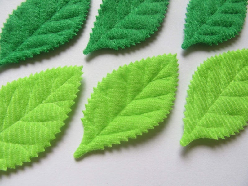 YYCRAFT Pack of 90 Padded 2-Faced Felt Velvet Leaf Appliques/Craft Green - Image 5